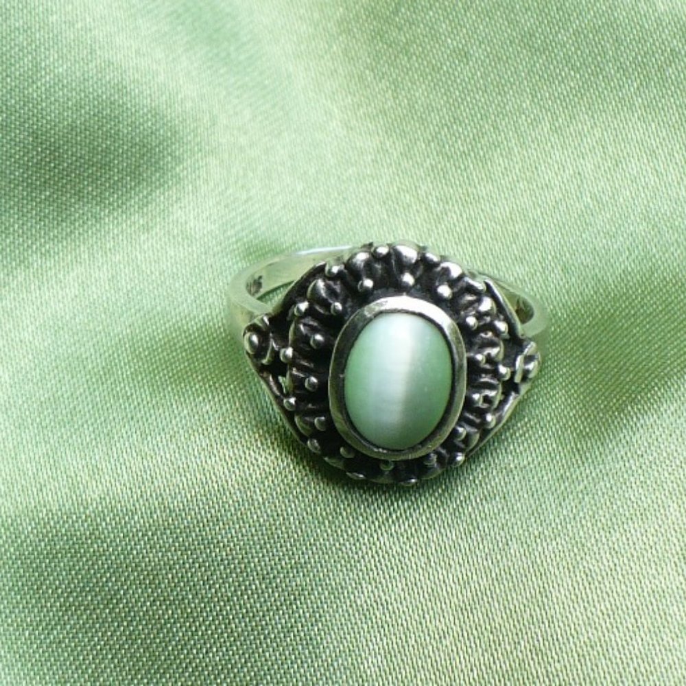 Sterling Silver Green Cat's Eye Stone Ring 6.5